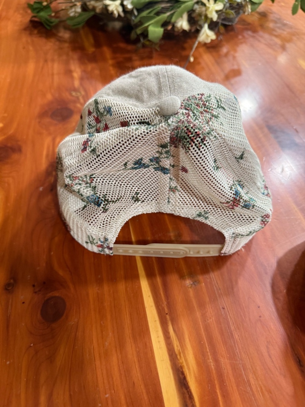 Embroidered flower cap adjustable back NWOT - Picture 2 of 3